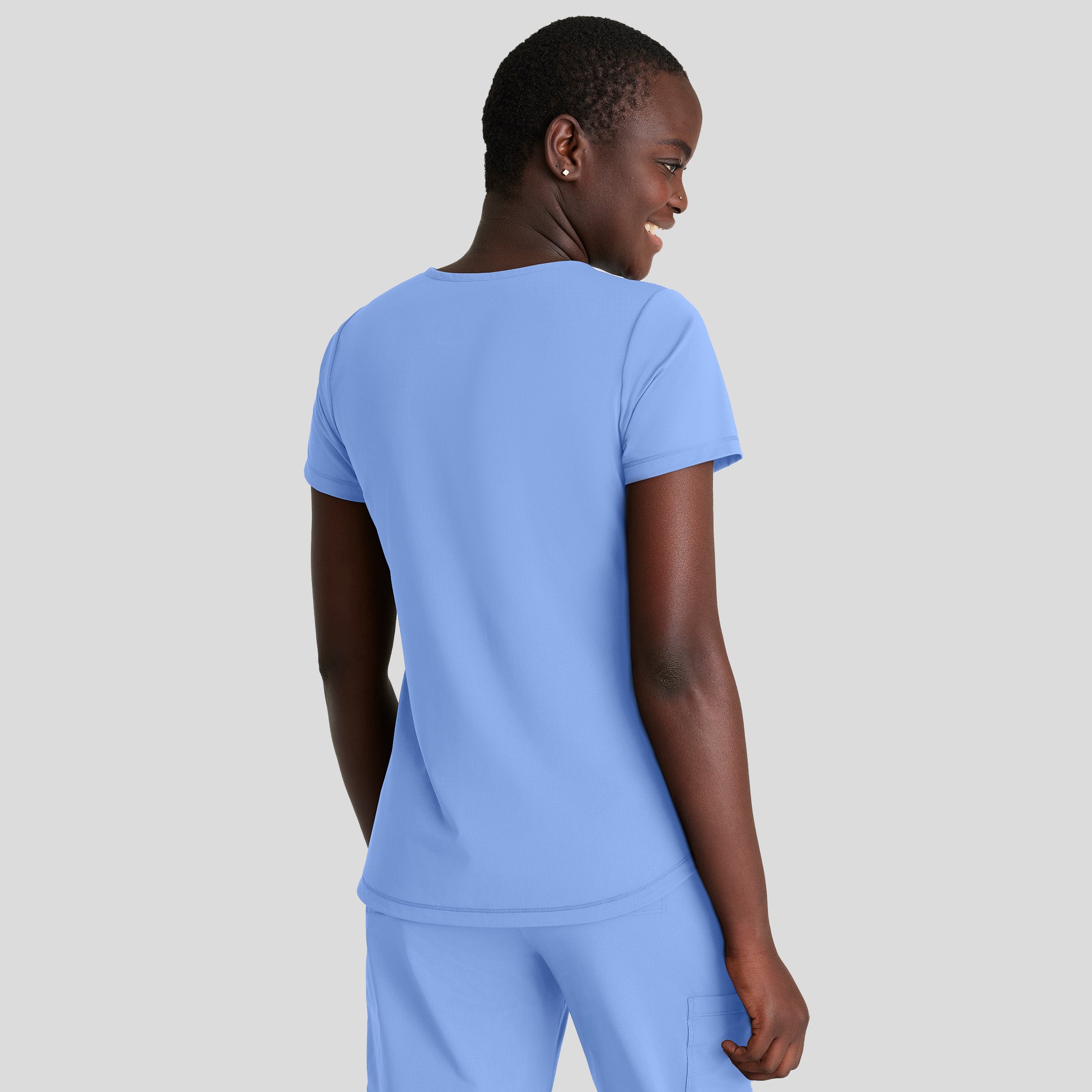 Serene 3-Pocket V-Neck Top | Ciel