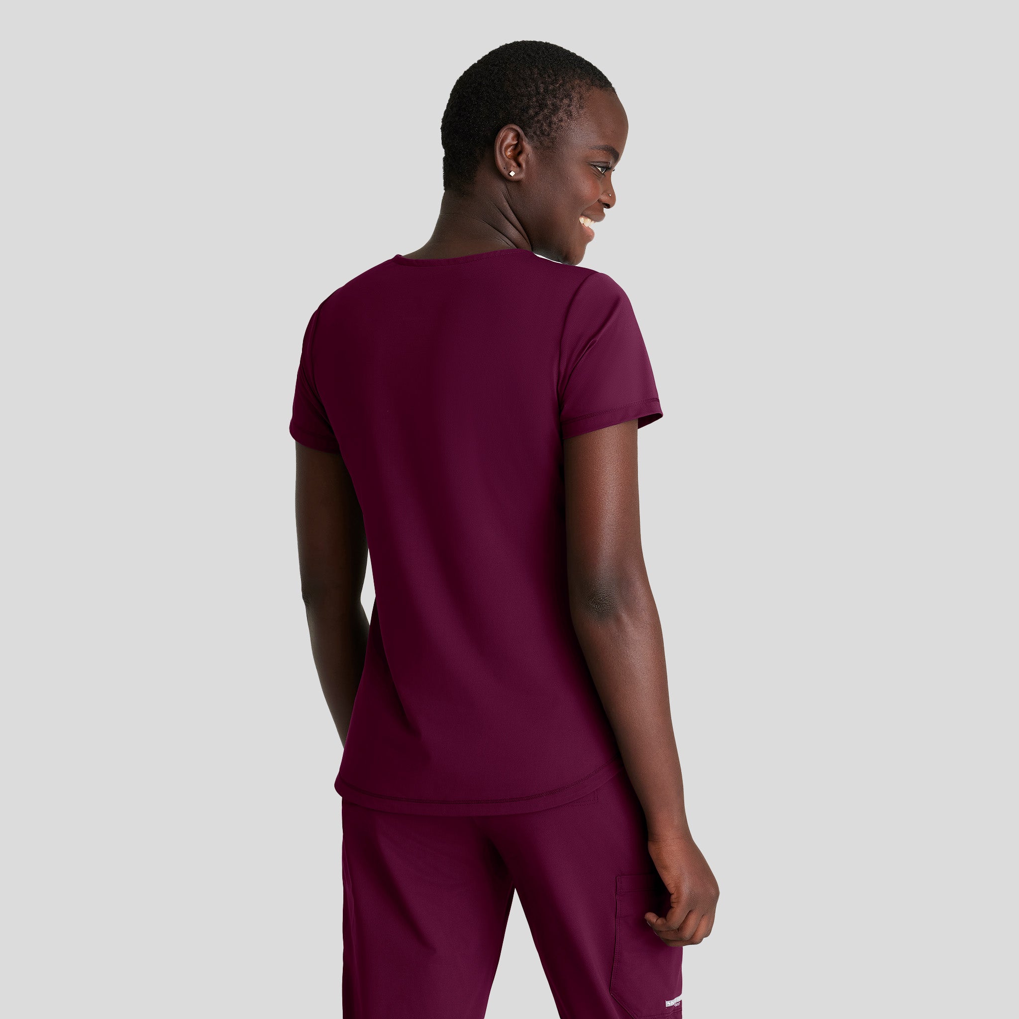 Serene 3-Pocket V-Neck Top | Wine