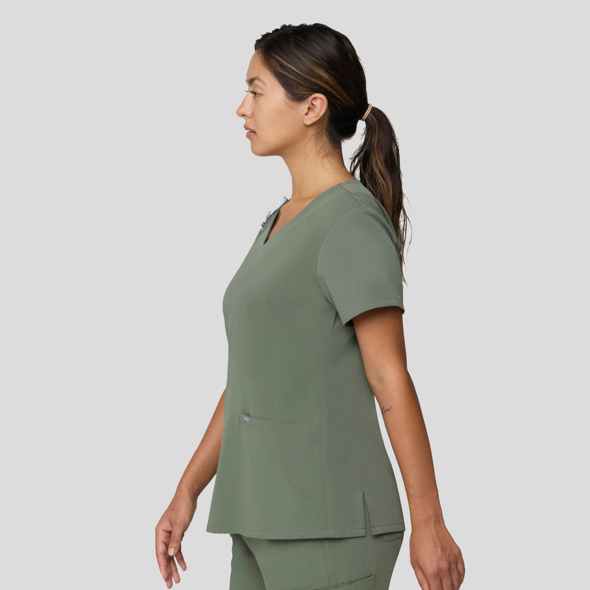 Tempo Women's V-Neck Top | Olive