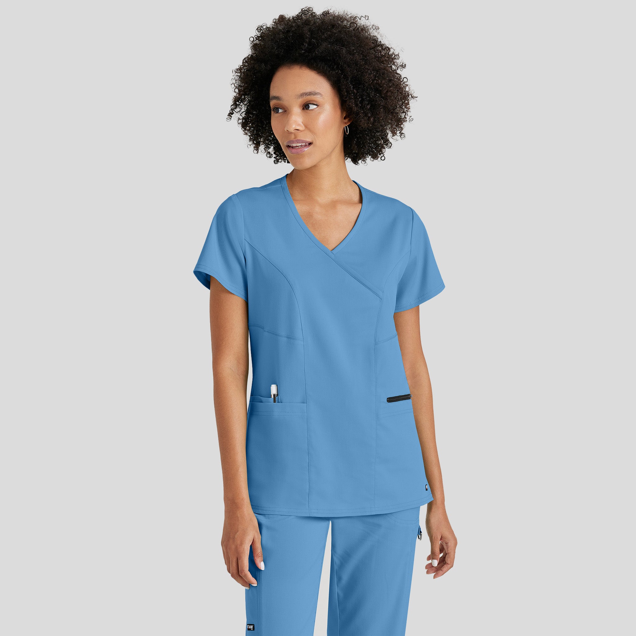Kim 3-Pocket Crossover V-Neck Scrub Top | Ciel