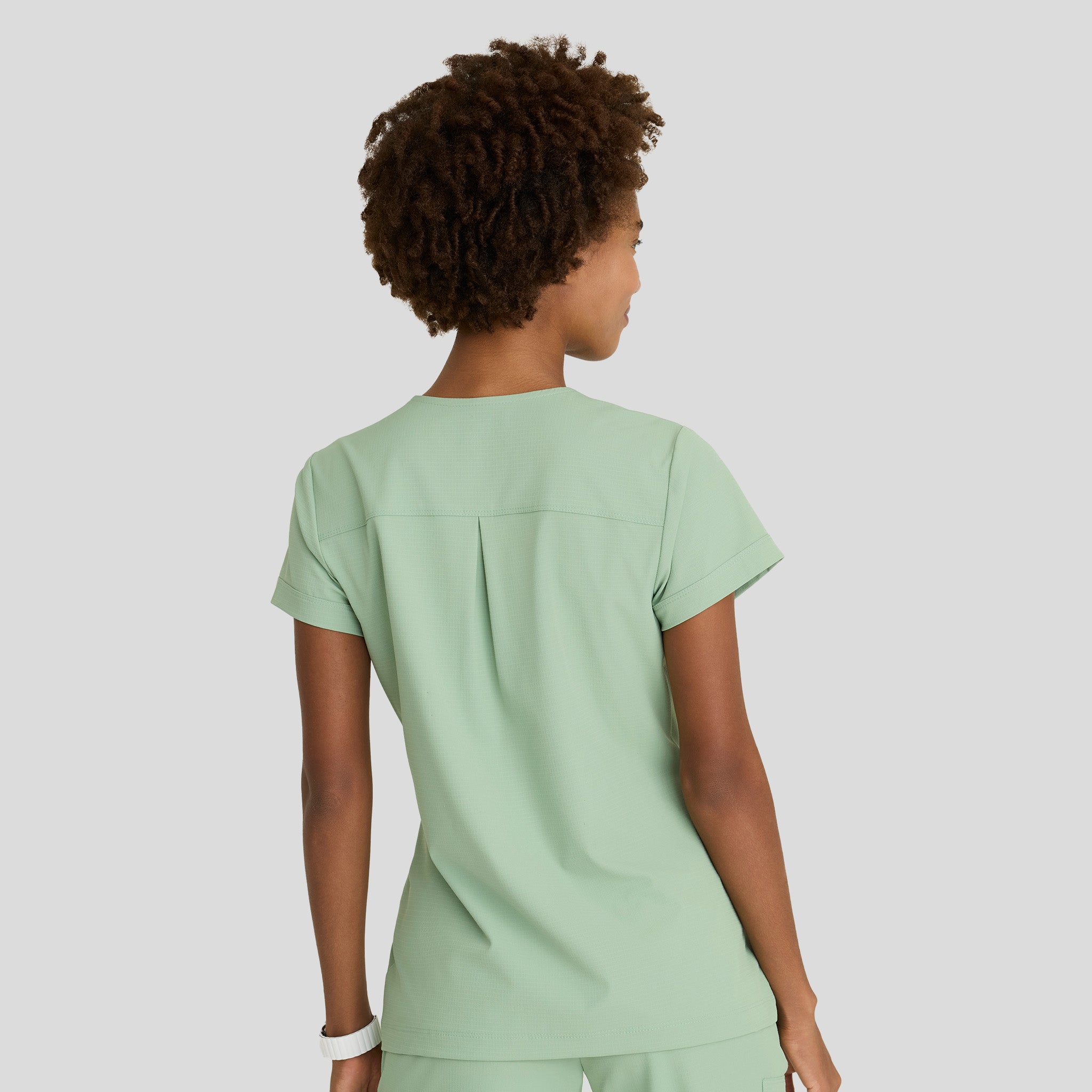 Trek 2-Pocket Rounded Neck Tuck-In Top | Field Green
